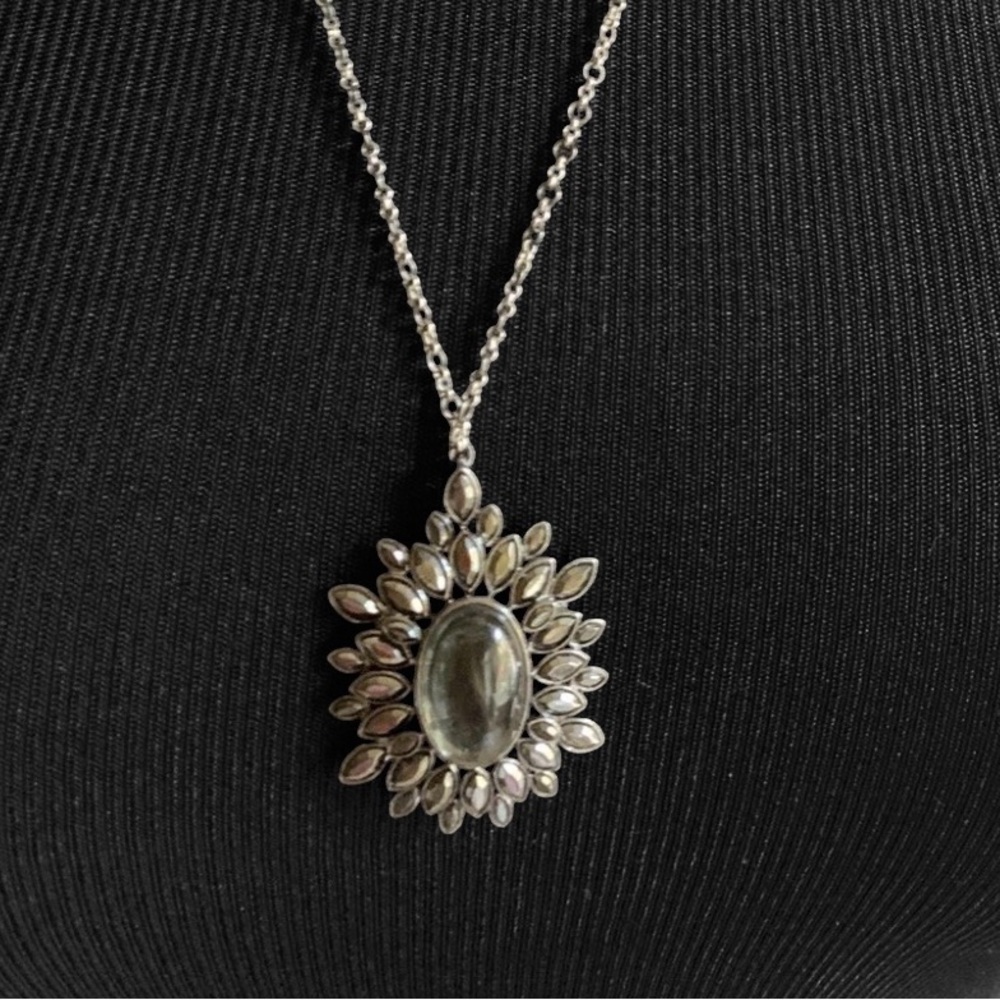 Banana republic black necklace statement pendant NWOT